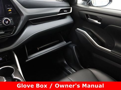 Certified 2024 Toyota Highlander XSE image 24