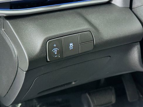 Used 2025 Hyundai Elantra SEL FWD image 11