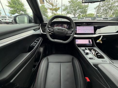 Used 2024 Jeep Wagoneer Launch Edition AWD/4WD image 19