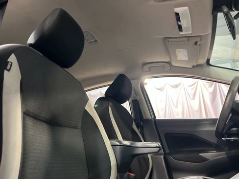 Used 2021 Nissan Versa SV image 16