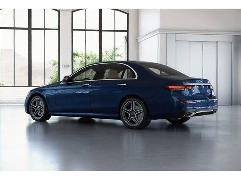 Used 2023 Mercedes-Benz E 350 4MATIC Sedan image 31