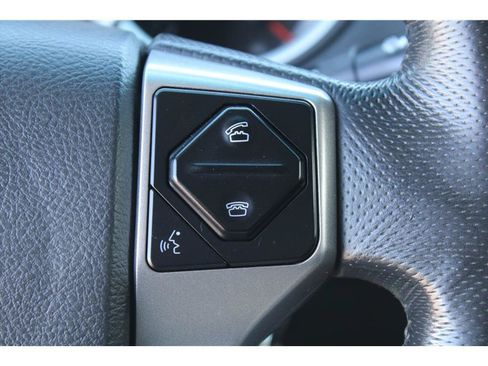 Used 2015 Toyota Tacoma 4x4 Double Cab w/ TRD Off-Road Package image 18
