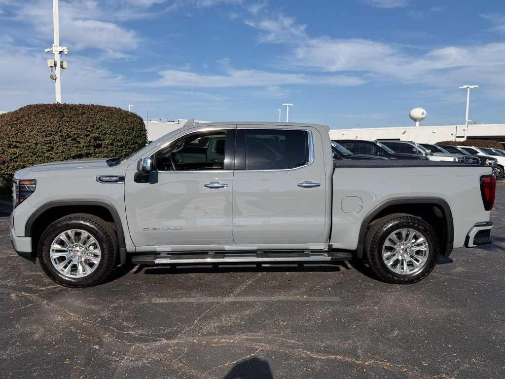 Used 2024 GMC Sierra 1500 Denali AWD/4WD image 6