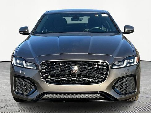 Used 2022 Jaguar XF R-Dynamic SE image 2