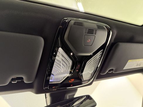 New 2026 BMW 330i Sedan w/ Premium Package RWD image 19