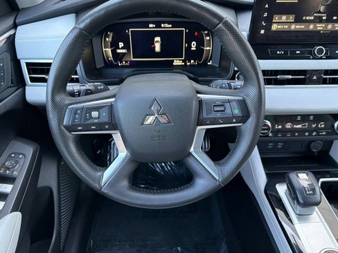 Used 2025 Mitsubishi Outlander SEL FWD image 14