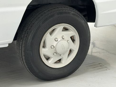 Used 2003 Ford E-350 and Econoline 350 XL RWD image 86