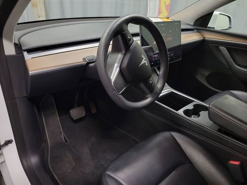 Used 2023 Tesla Model Y Long Range image 13