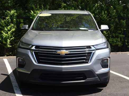 Used 2023 Chevrolet Traverse LT w/ LPO, Floor Liner Package AWD/4WD image 2
