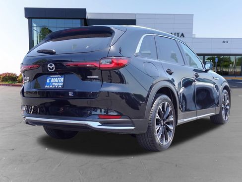 Certified 2024 MAZDA CX-90 Plug-In Hybrid w/ Premium Plus AWD/4WD image 4