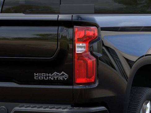 New 2026 Chevrolet Silverado 1500 High Country AWD/4WD image 11