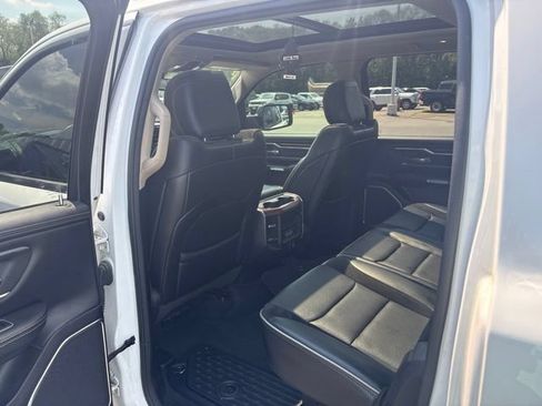 Used 2021 RAM 1500 Laramie AWD/4WD image 9