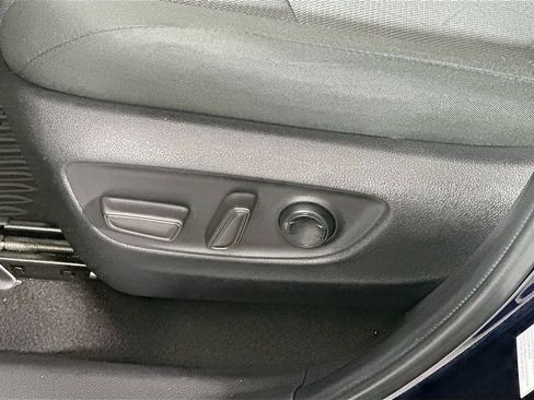 Used 2022 Toyota RAV4 XLE w/ Convenience Package image 22
