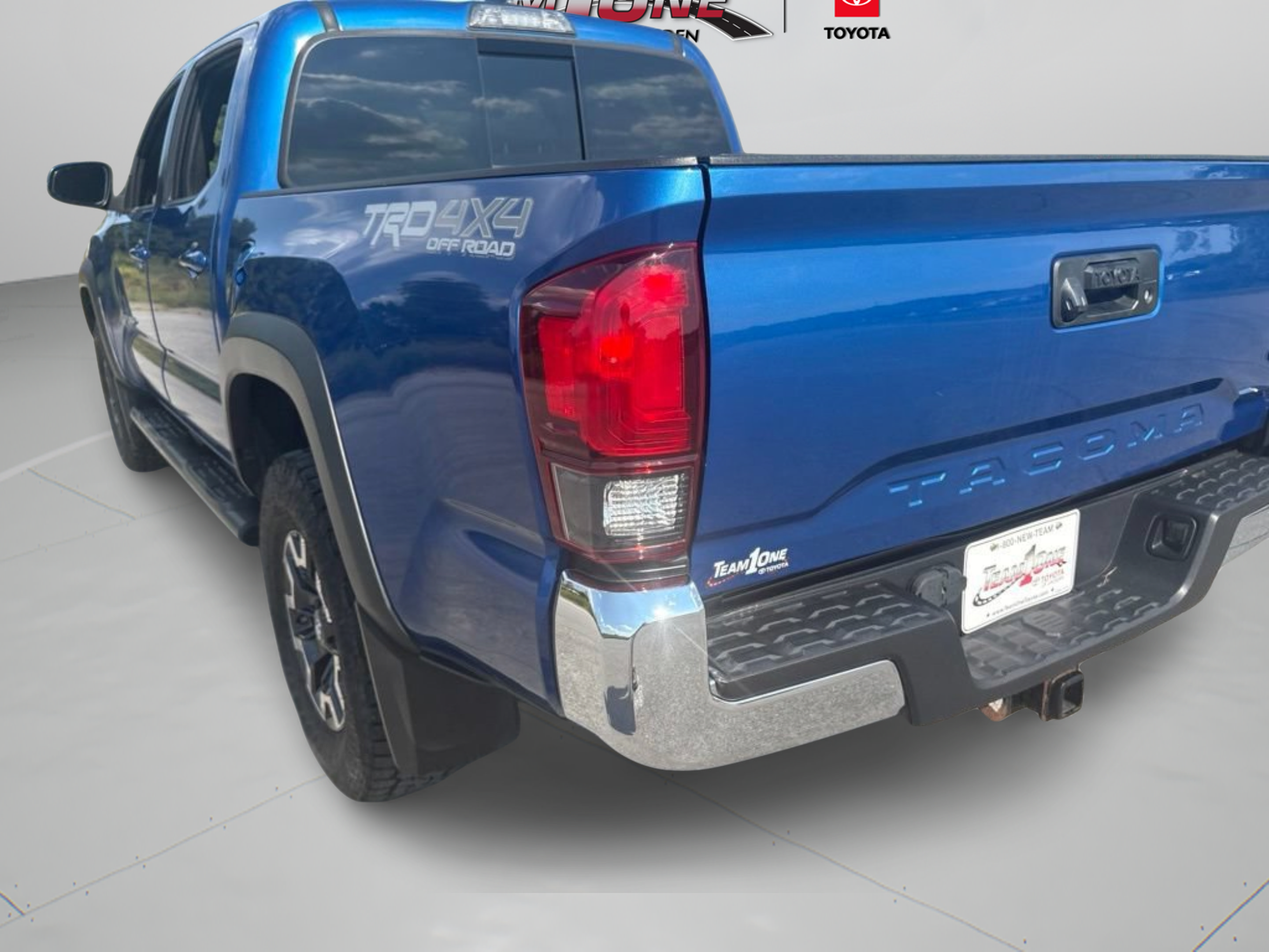 Used 2018 Toyota Tacoma TRD Off-Road AWD/4WD image 28