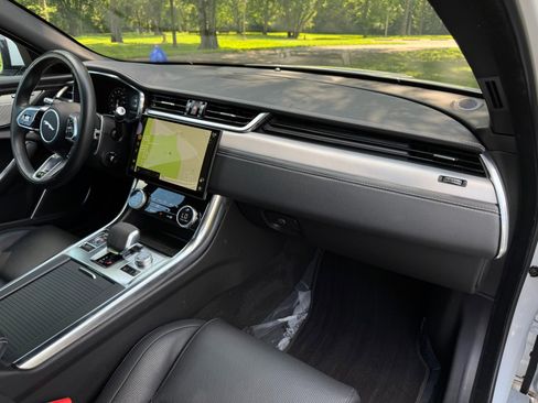 Used 2021 Jaguar XF R-Dynamic SE image 28