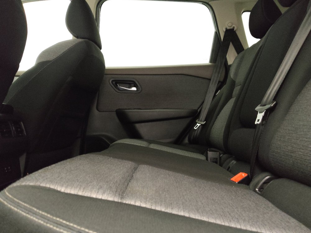 Used 2022 Nissan Rogue SV FWD image 18