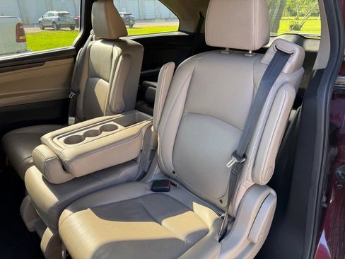 Used 2018 Honda Odyssey EX-L image 11