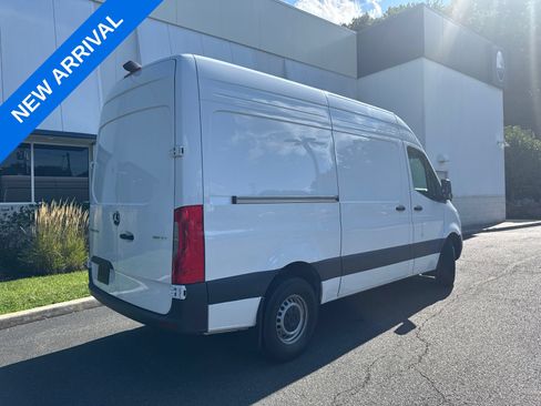 Used 2025 Mercedes-Benz Sprinter 2500 image 2