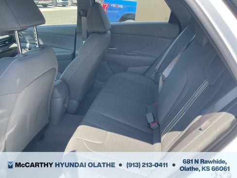 Used 2025 Hyundai Elantra SEL FWD image 5