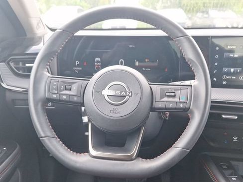 Certified 2025 Nissan Kicks SR FWD image 15