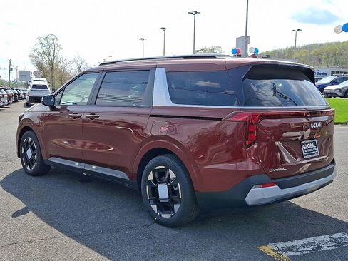 New 2026 Kia Carnival EX FWD image 3
