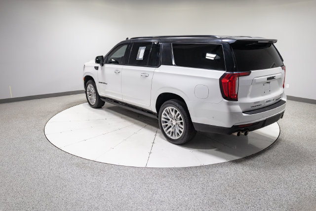 Used 2023 GMC Yukon XL Denali w/ Denali Reserve Package AWD/4WD image 34