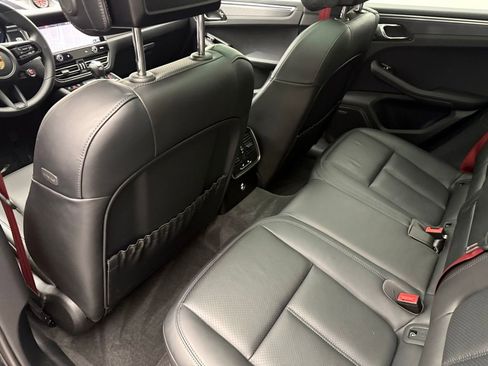 Used 2022 Porsche Macan GTS image 26