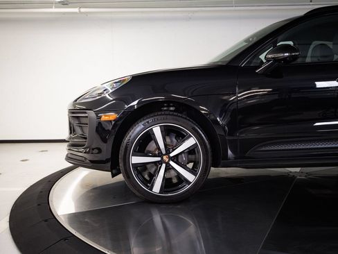 Certified 2023 Porsche Macan AWD/4WD image 11