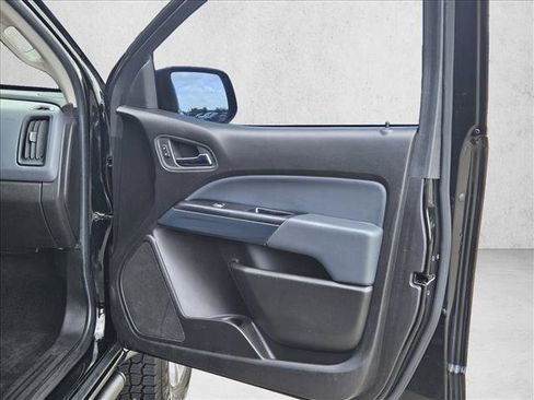 Used 2018 Chevrolet Colorado Z71 AWD/4WD image 7