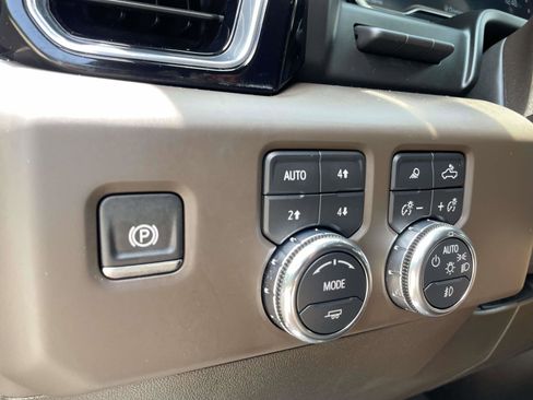 Used 2025 GMC Sierra 1500 Denali w/ Denali Reserve Package AWD/4WD image 18