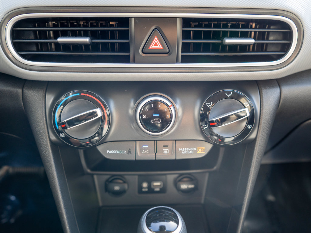 Used 2019 Hyundai Kona SE w/ Cargo Package FWD image 23