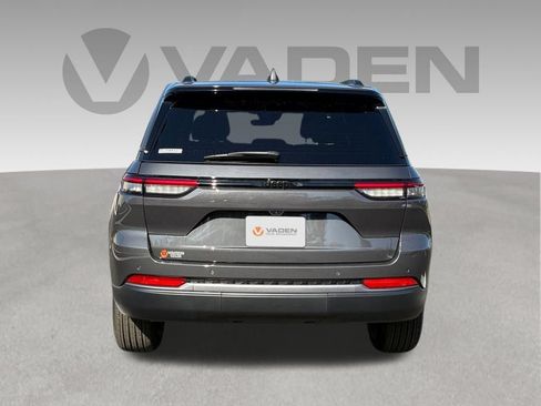 New 2026 Jeep Grand Cherokee Altitude RWD image 18