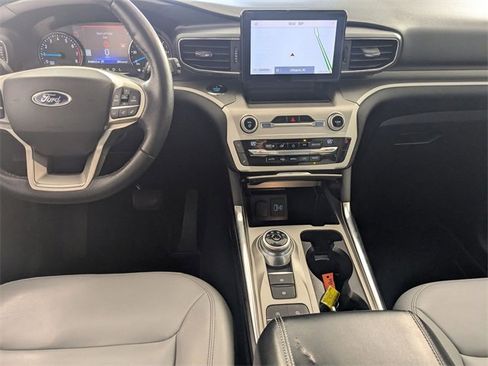 Used 2021 Ford Explorer XLT w/ Equipment Group 202A image 26