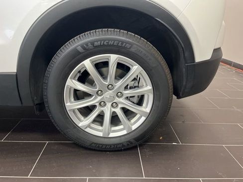 Used 2022 Cadillac XT4 Luxury w/ Cold Weather Package image 17