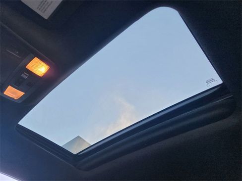 Used 2018 Toyota Tacoma Limited image 26