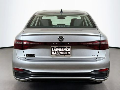 Used 2025 Volkswagen Jetta SE FWD image 5