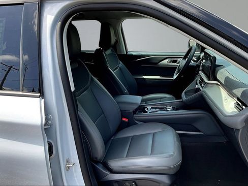 New 2026 Ford Explorer Active w/ Active Comfort Package AWD/4WD image 10