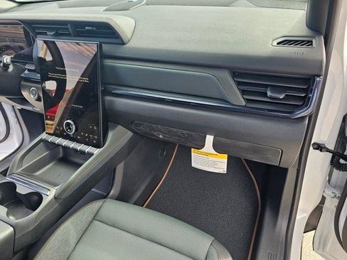 New 2026 GMC Terrain AT4 w/ Convenience Package III image 23