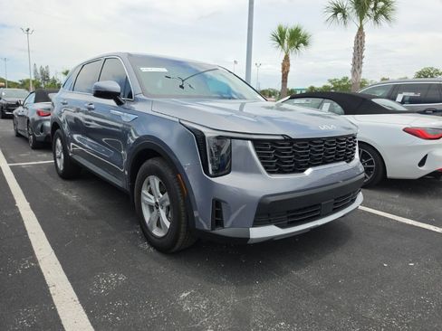 Certified 2024 Kia Sorento LX FWD image 2