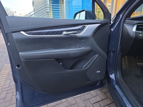 Certified 2025 Cadillac XT6 Premium Luxury image 13