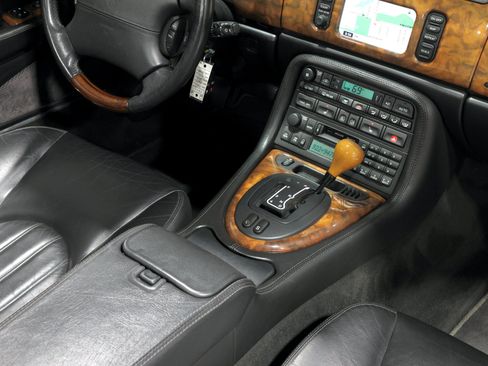 Used 2001 Jaguar XK8 Convertible RWD image 38