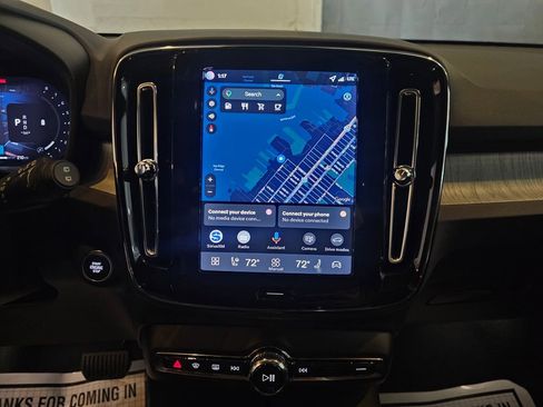 Certified 2026 Volvo XC40 B5 Core w/ Climate Package AWD/4WD image 24