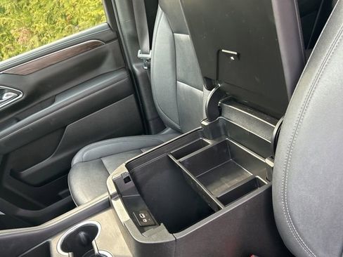 Used 2022 Chevrolet Tahoe Z71 w/ Luxury Package image 23