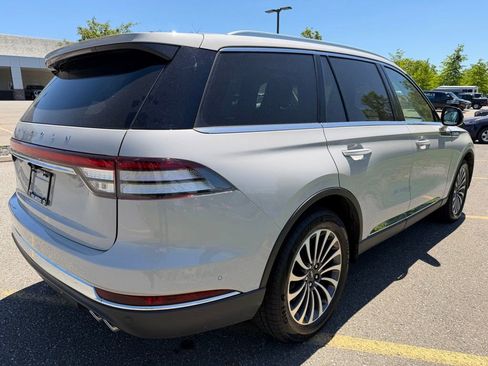 Used 2022 Lincoln Aviator Reserve w/ Equipment Group 201A AWD/4WD image 5