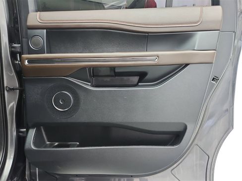 Used 2021 Ford Expedition Max King Ranch w/ Cargo Package image 31