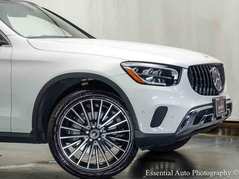 Used 2021 Mercedes-Benz GLC 300 4MATIC image 2