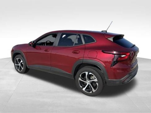 Certified 2025 Chevrolet Trax RS w/ Driver Confidence Package FWD image 3