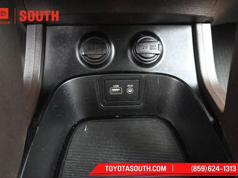 Used 2018 Hyundai Santa Fe Sport w/ 2.4L Tech Package 04 FWD image 18