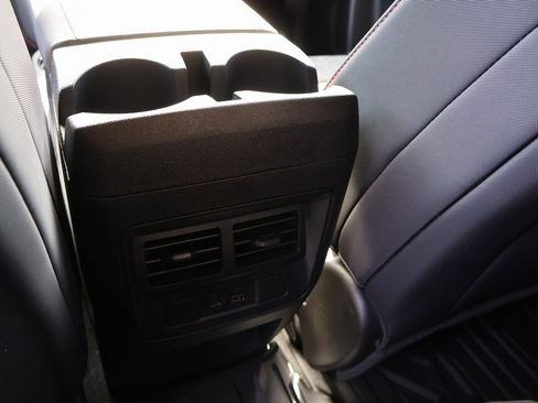 Used 2025 Chevrolet Colorado Z71 image 18