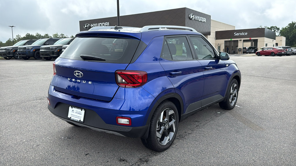 Used 2026 Hyundai Venue SEL FWD image 7
